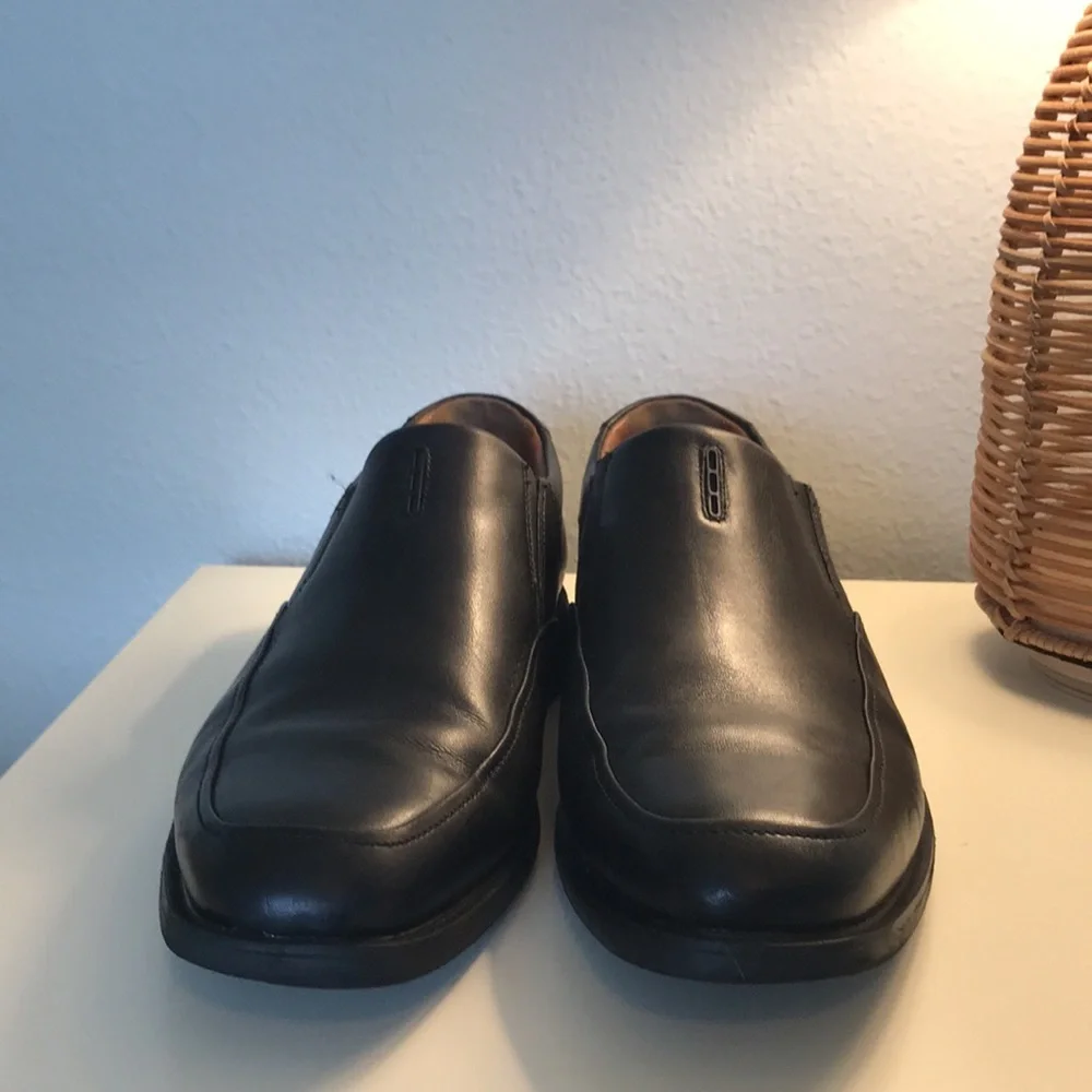 Clarks Black Loafers - Picture 2 of 9